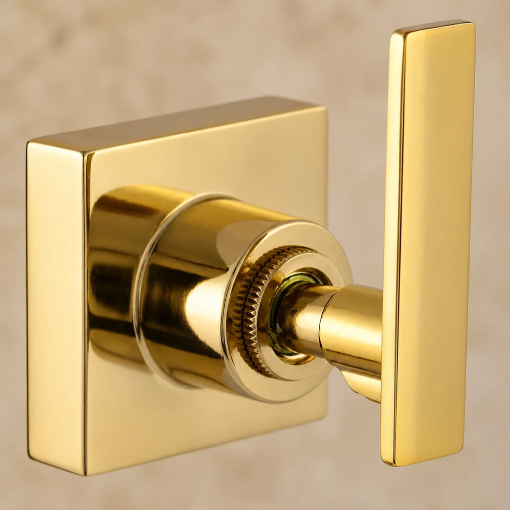 Detalhe do mecanismo e do acabamento metálico dourado brilhante