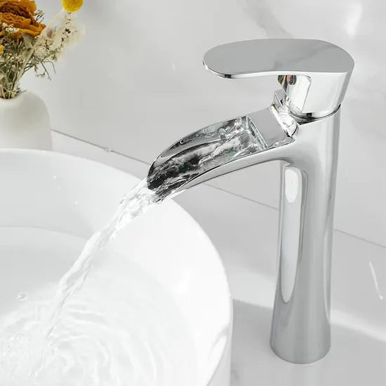 Torneira alta monocomando cascata cromada para banheiro