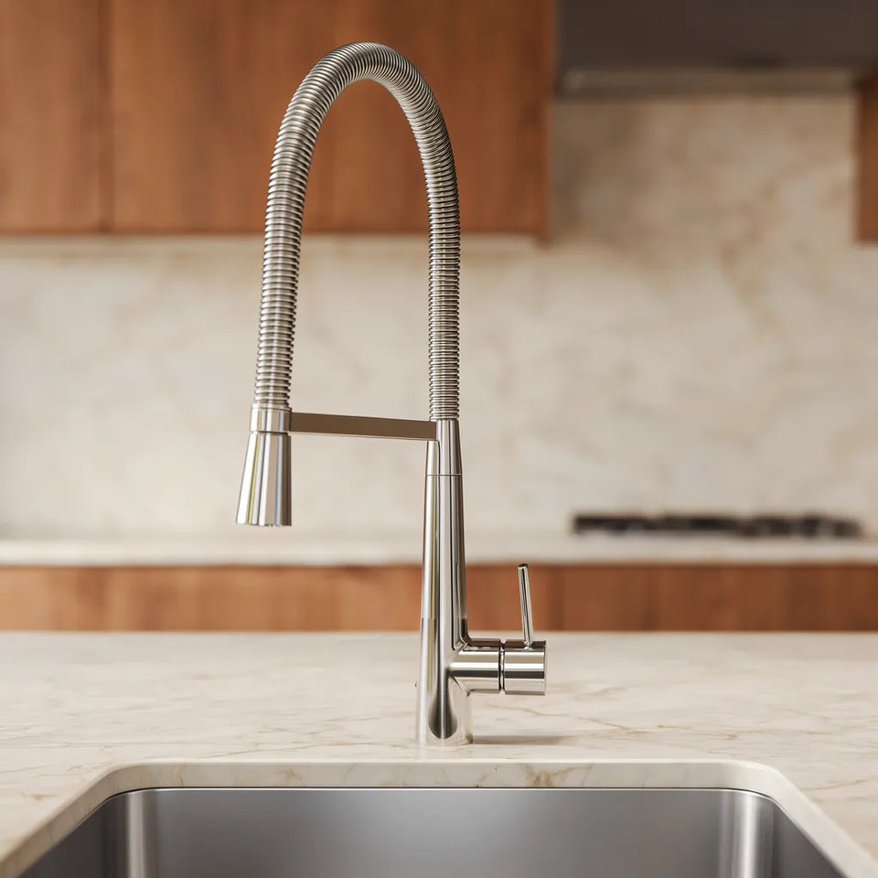 Royal Valence Cromado — vista frontal em cozinha sofisticada