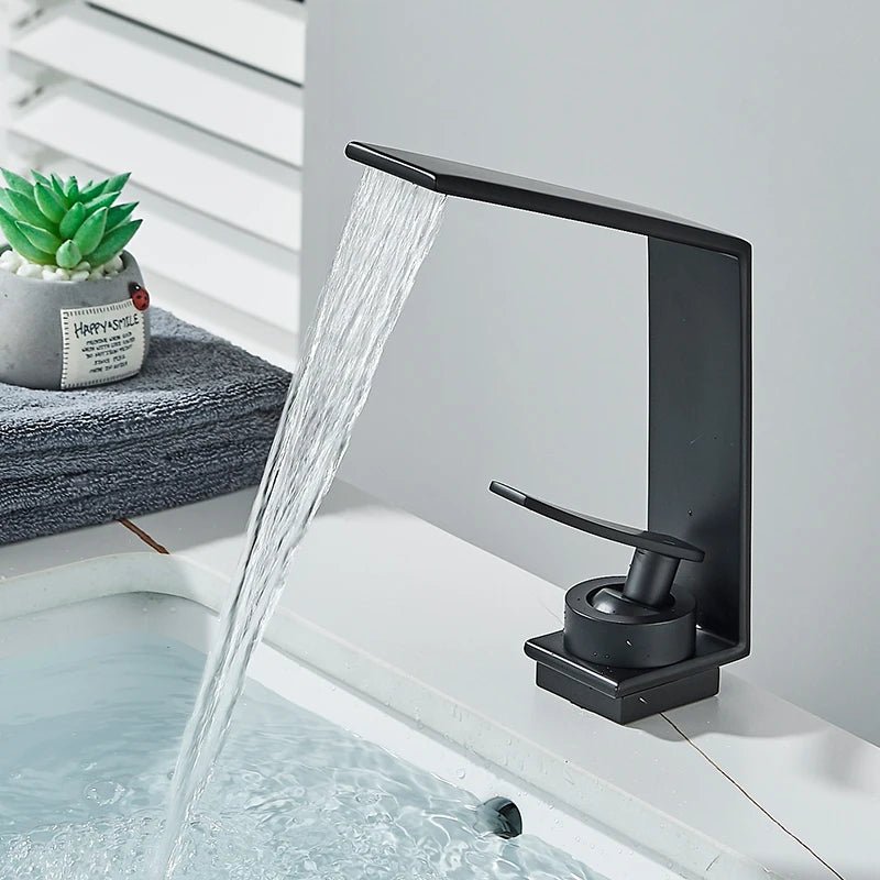 Torneira Monocomando Para Banheiro LuxStream - Preto