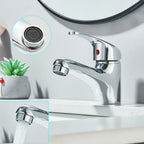 Detalhes da torneira Royal Signature cromada com aerador embutido para jato suave e design compacto instalada em bancada