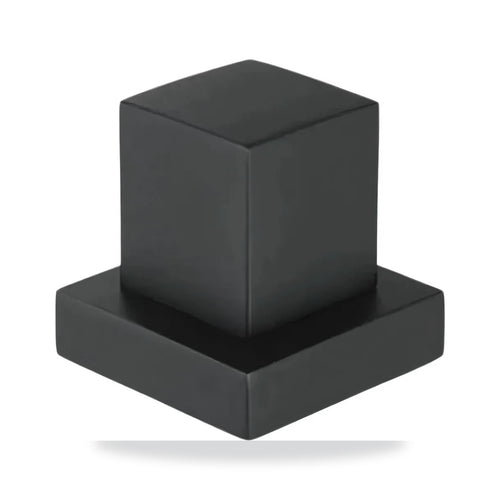Acabamento quadrado preto fosco para registro de chuveiro, foto de catálogo em fundo branco