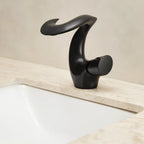 Lumiere — variante Preto ambientada — Ideogram 07-10-2026