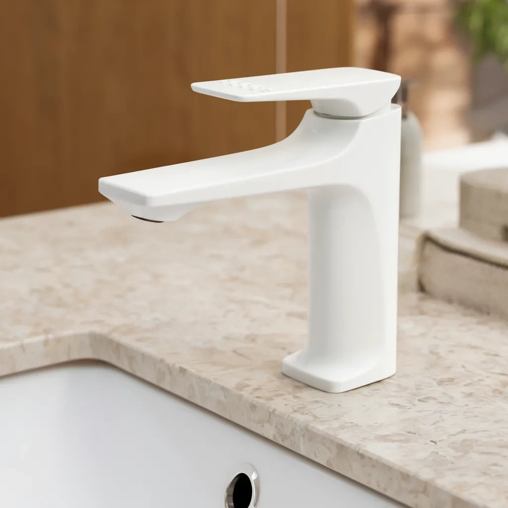 Torneira Pureline — branco ambientado