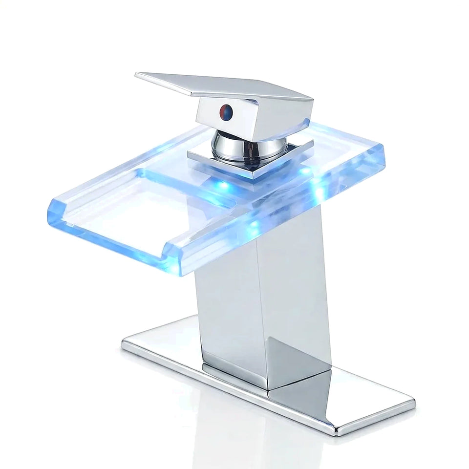Torneira AquaGlam LED cromada com placa para 3 furos, foto em fundo branco - Torneiras Royal