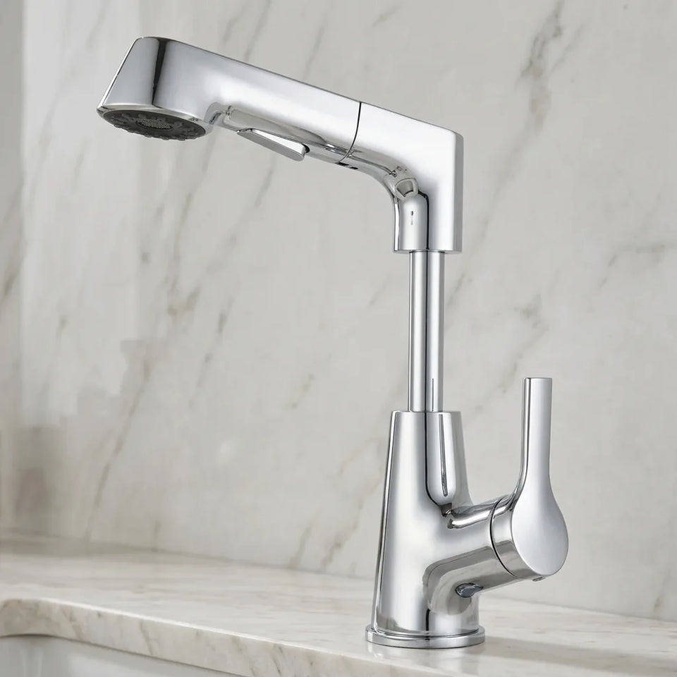 Torneira de banheiro monocomando cromada com bica destacável pull-out sobre bancada de mármore