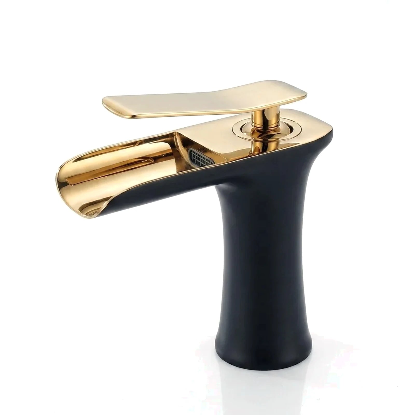 Torneira cascata para banheiro preta com bica dourada, foto em fundo branco - Torneiras Royal