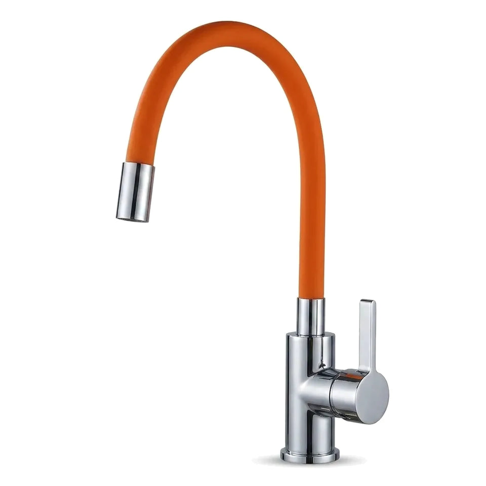 Torneira gourmet flexível para cozinha com mangueira de silicone laranja e corpo cromado, foto de catálogo em fundo branco