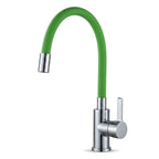 Torneira gourmet flexível para cozinha com mangueira de silicone verde e corpo cromado, foto de catálogo em fundo branco