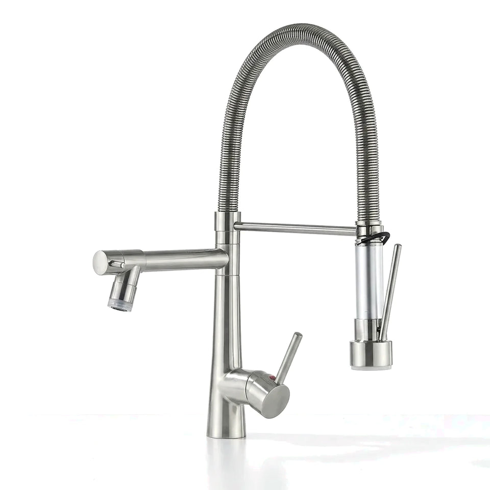 Torneira gourmet monocomando Royal Gourmet Pro cromada com mola e ducha extensível, foto em fundo branco - Torneiras Royal