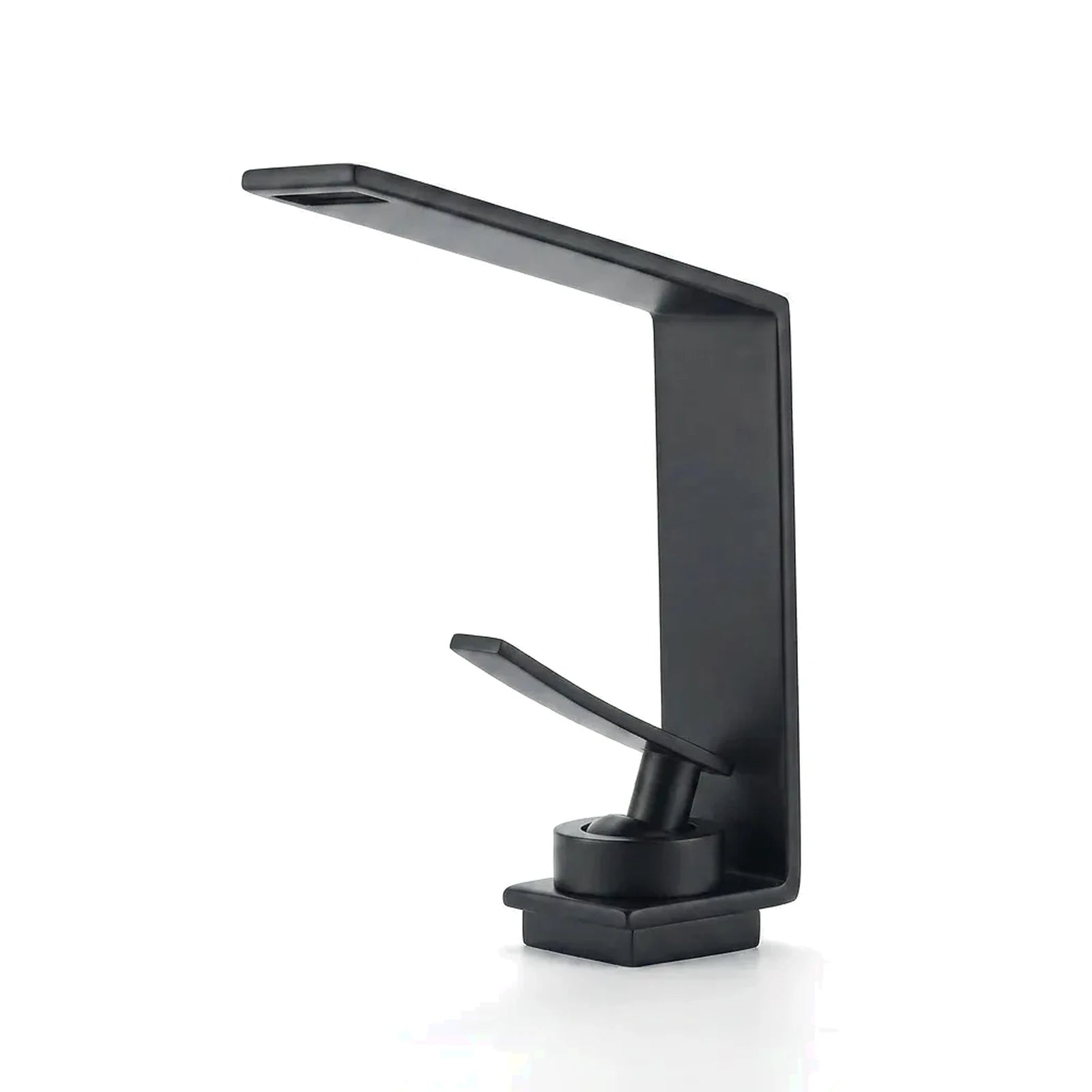 Torneira LuxStream monocomando cascata para banheiro acabamento preto fosco, foto de catálogo em fundo branco