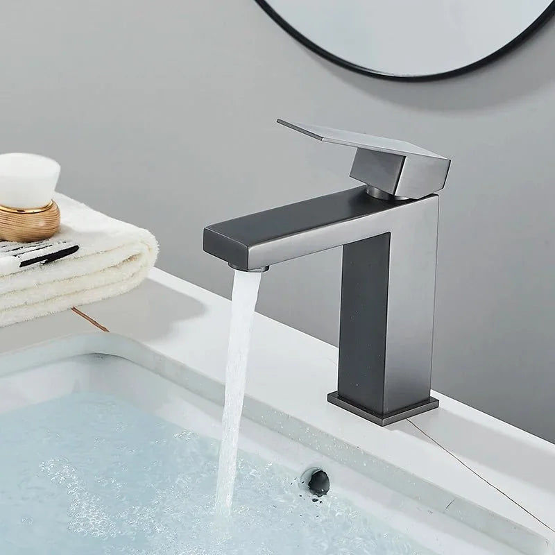 Torneira Para Banheiro Monocomando Misturador Modelo Fluence - Níquel Escovado Baixo