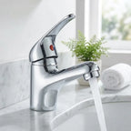 Torneira monocomando para banheiro Royal Signature cromada, ambientada em bancada de mármore branco — Torneiras Royal